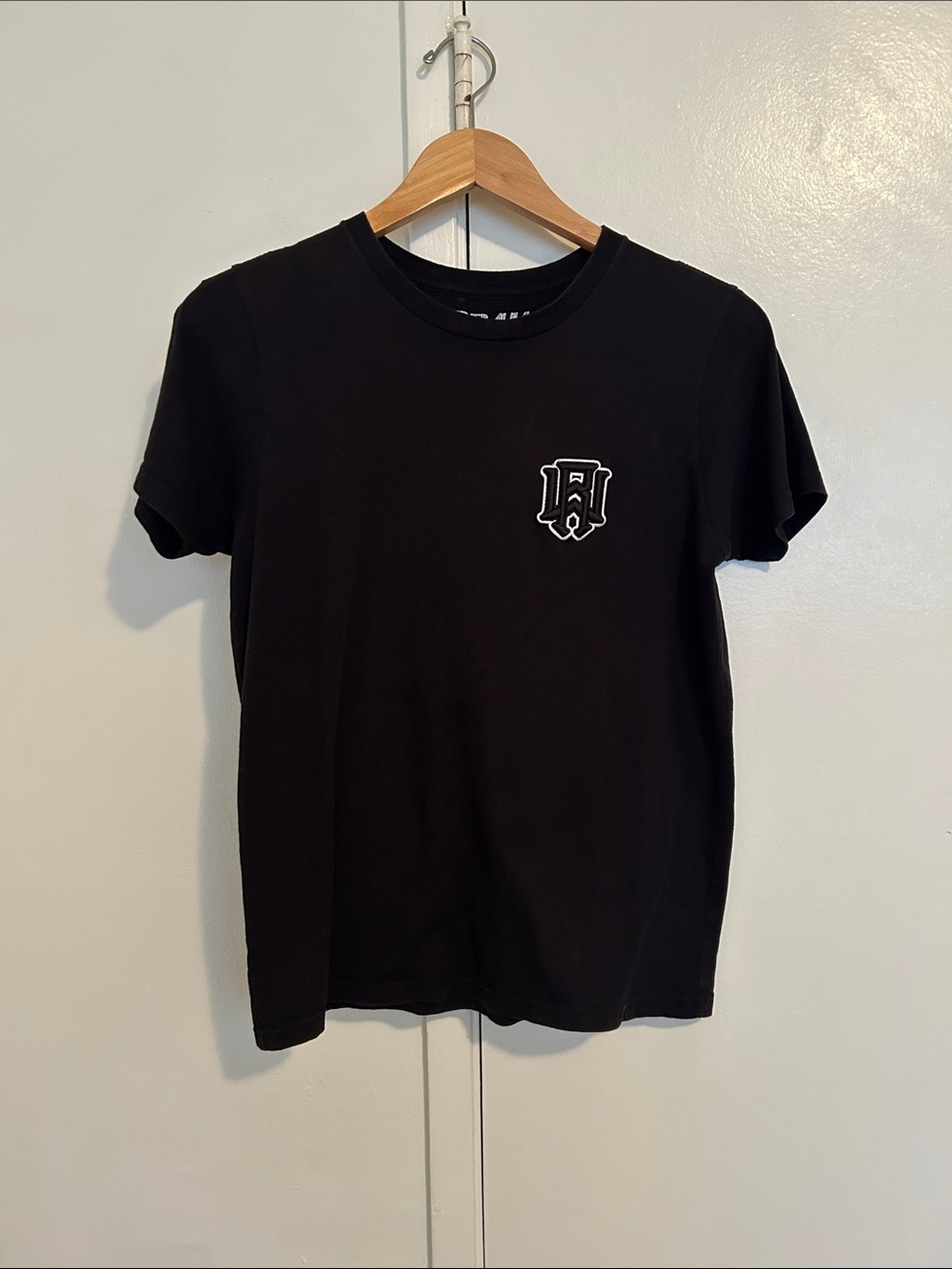 Rawyalty Raw 3D Stitch Logo Black
Embroidery Crew Neck T-Shirt 14